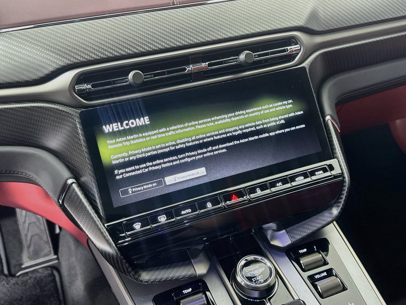 Used 2025 Aston Martin Vanquish RWD image 14
