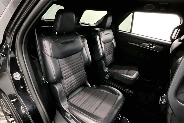 Used 2025 Ford Explorer ST-Line image 23
