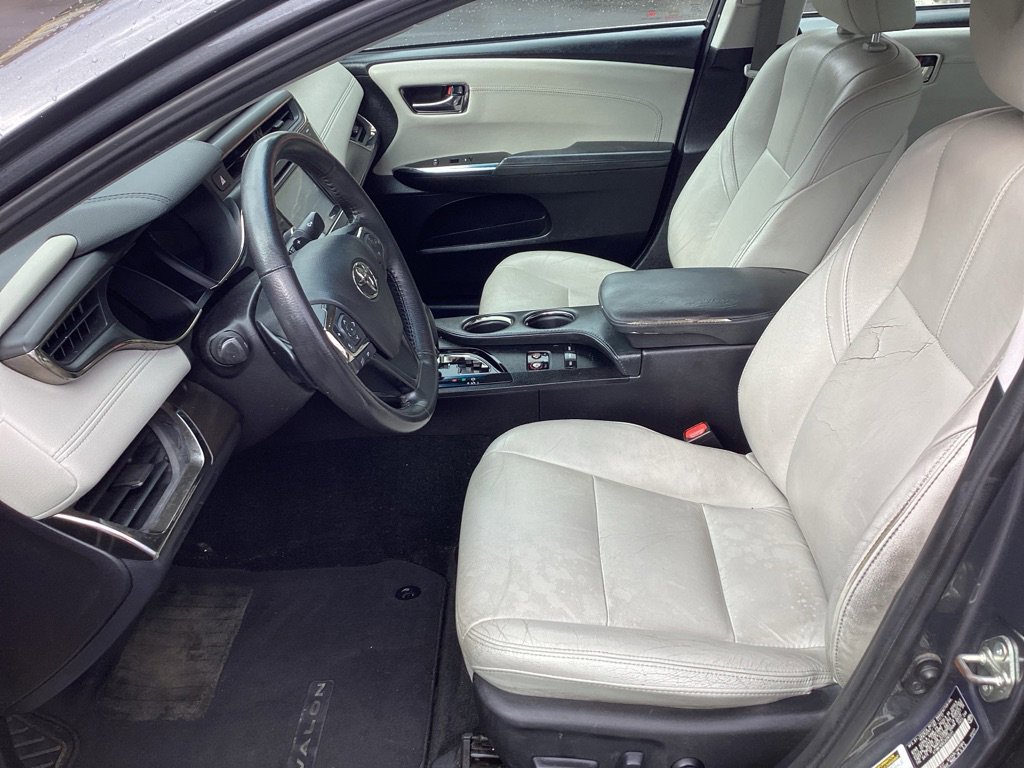 Used 2018 Toyota Avalon XLE image 9