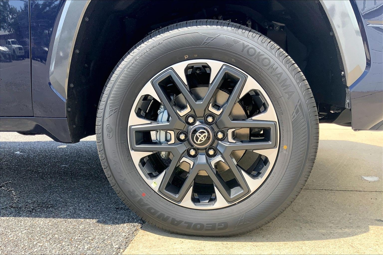 New 2026 Toyota Tundra Limited AWD/4WD image 15