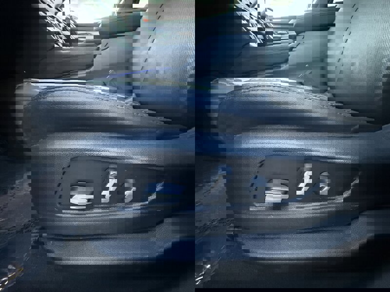 Used 2019 Cadillac XT5 Premium Luxury w/ LPO, Black Ice Package image 23