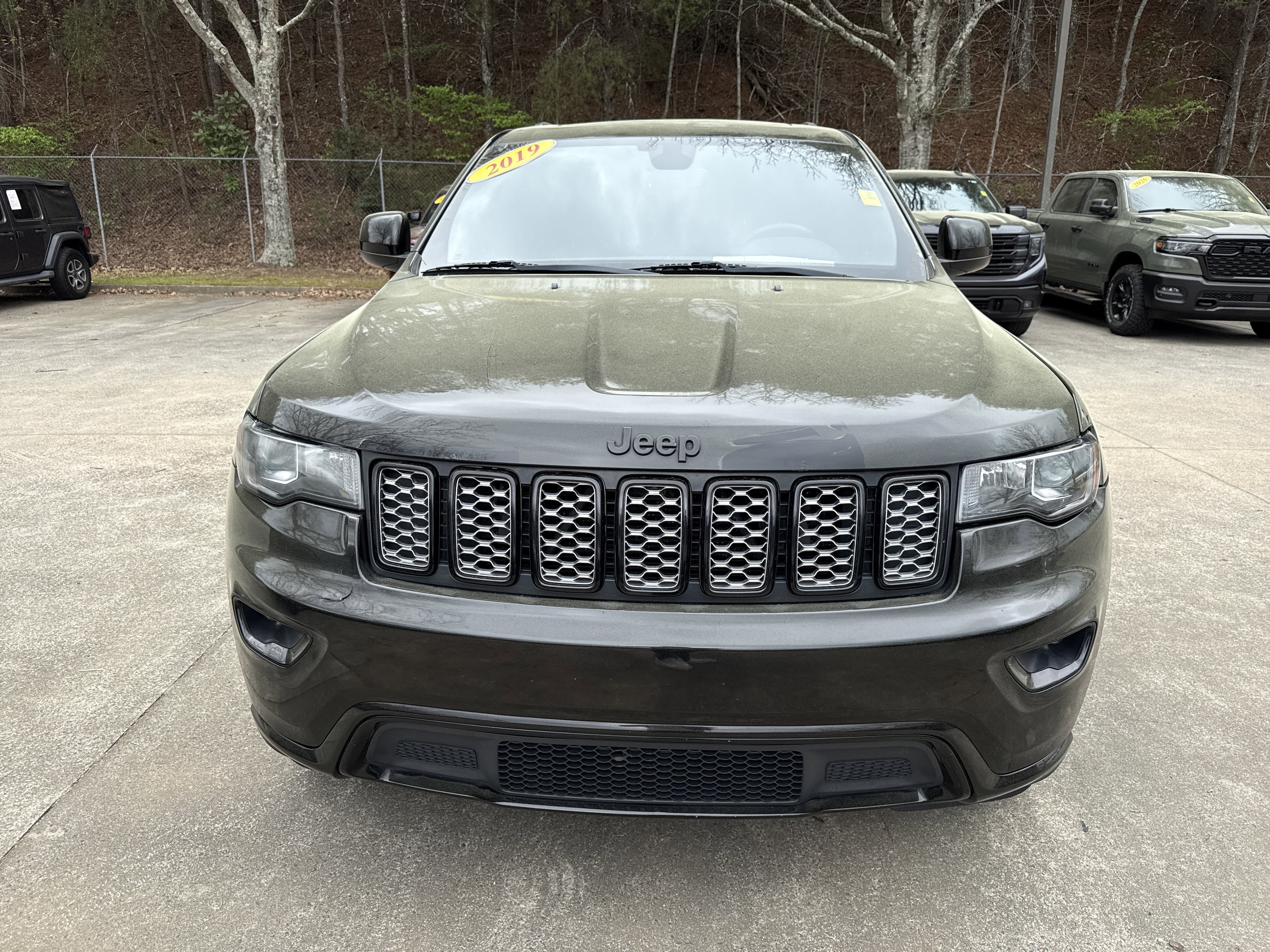 Used 2019 Jeep Grand Cherokee Altitude RWD image 2