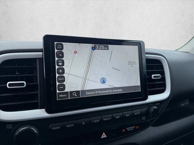 Used 2024 Hyundai Venue Limited FWD image 20