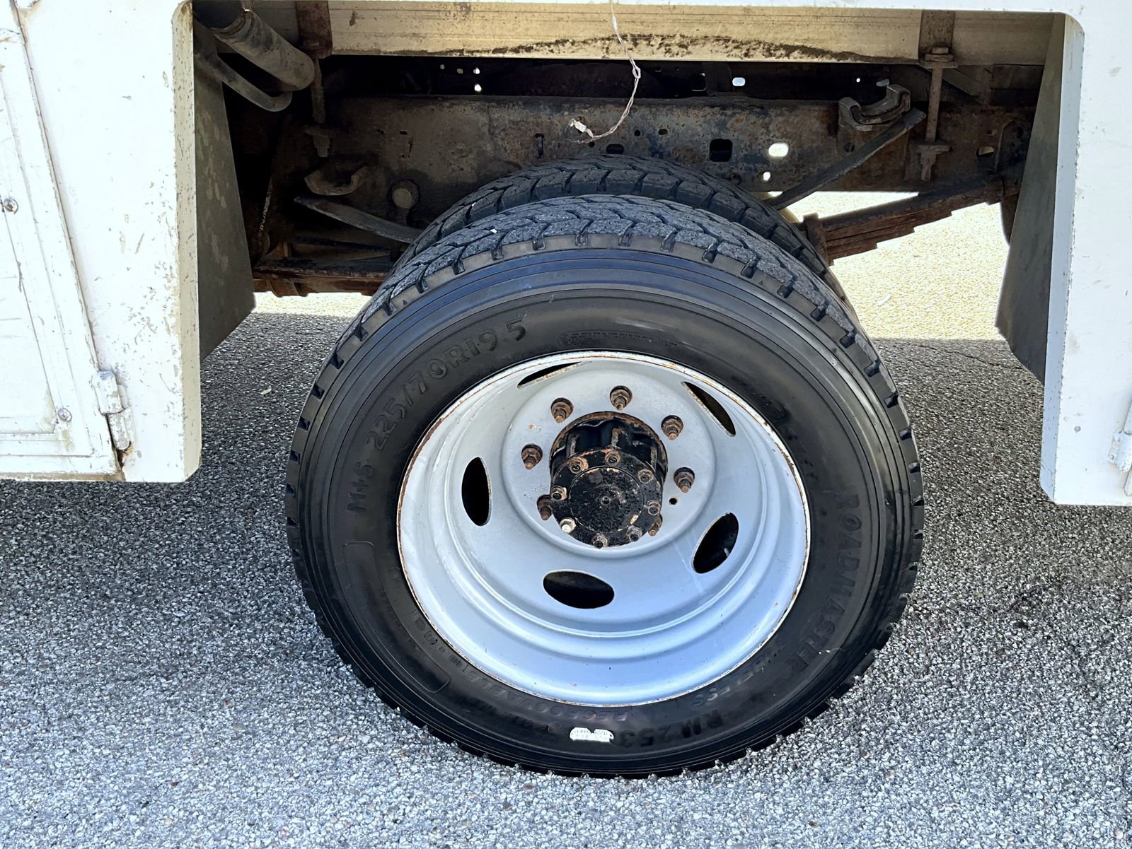 Used 2004 Ford F550 4x4 Regular Cab Super Duty image 17
