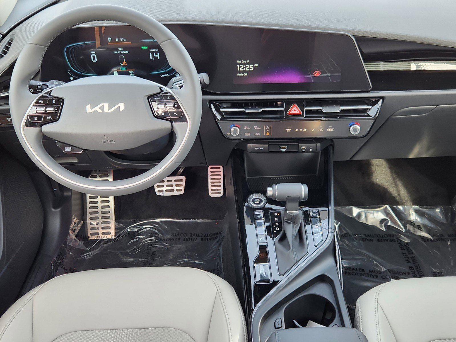 New 2025 Kia Niro EX Touring image 10