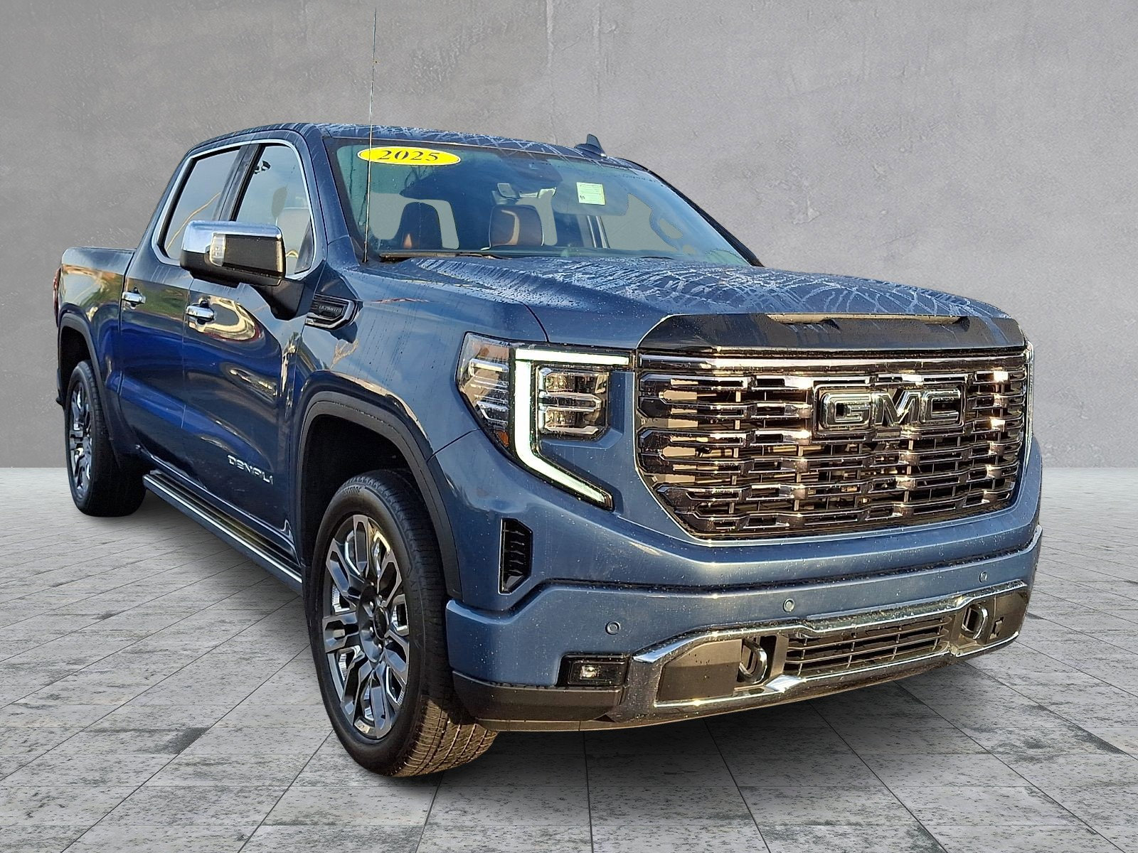 Certified 2025 GMC Sierra 1500 Denali Ultimate AWD/4WD image 3