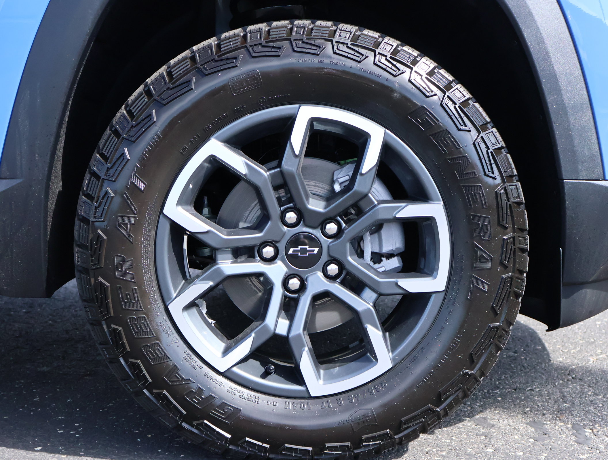 New 2027 Chevrolet Equinox ACTIV w/ Safety and Technology Package FWD image 24