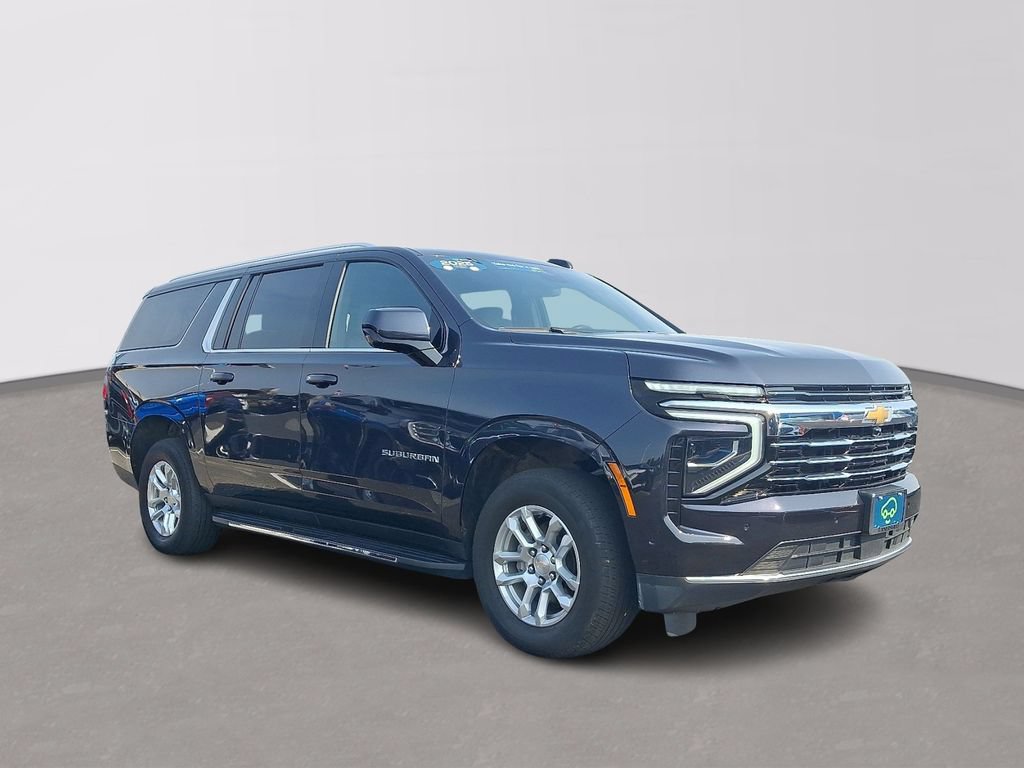 Certified 2025 Chevrolet Suburban LT AWD/4WD image 3
