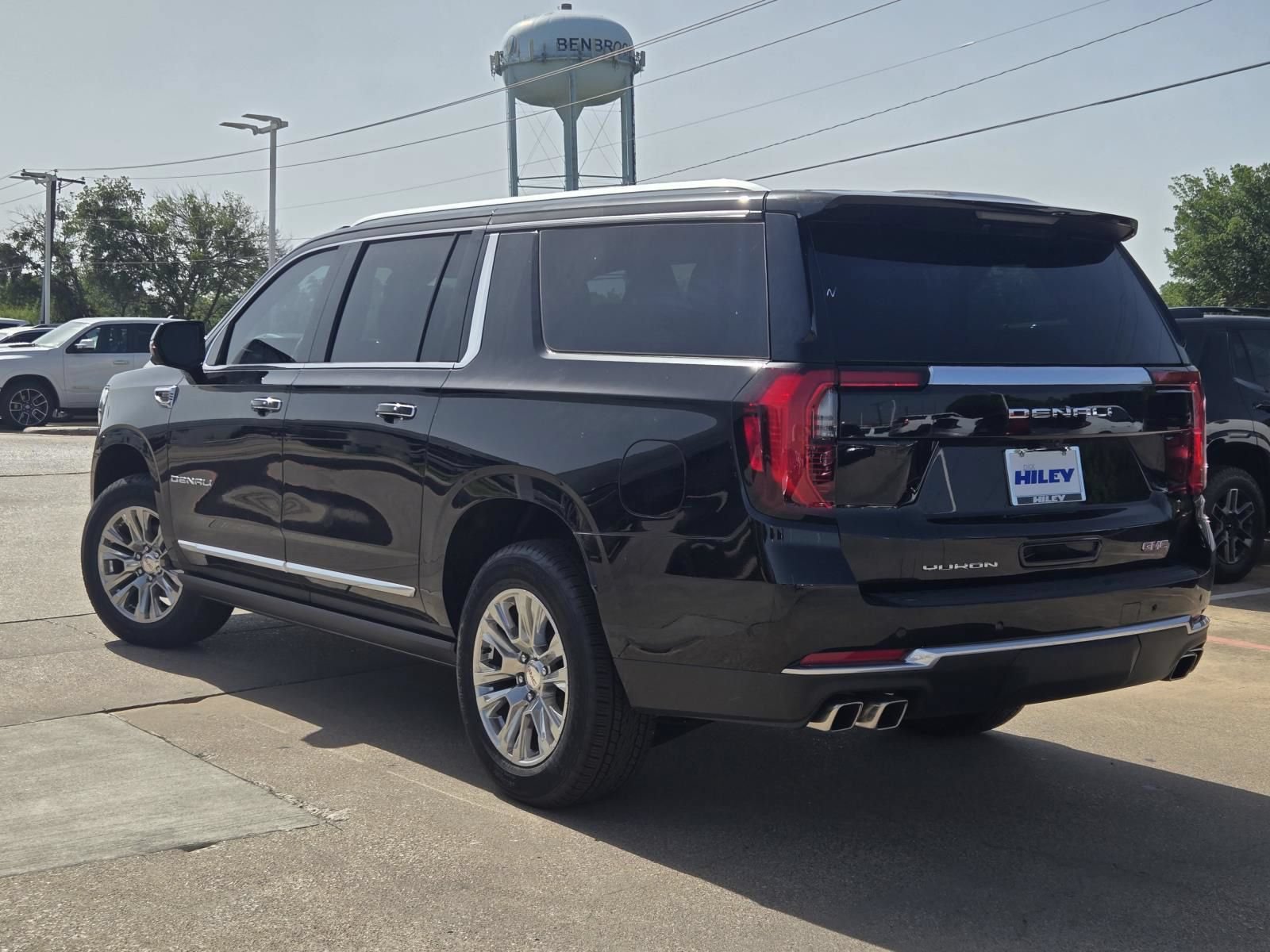 New 2026 GMC Yukon XL Denali w/ Sun & Power Step Package AWD/4WD image 3