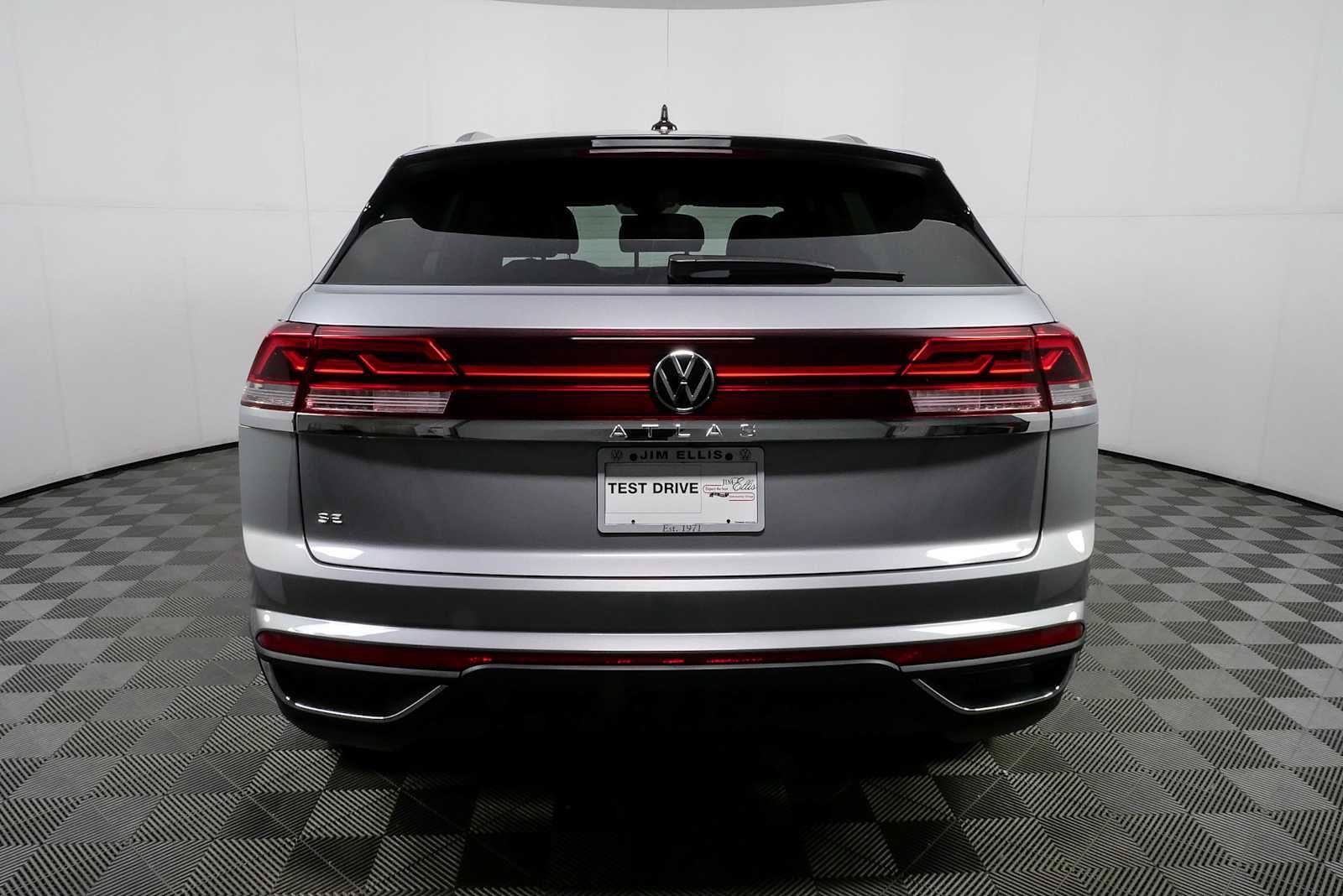 New 2026 Volkswagen Atlas Cross Sport SE FWD image 29