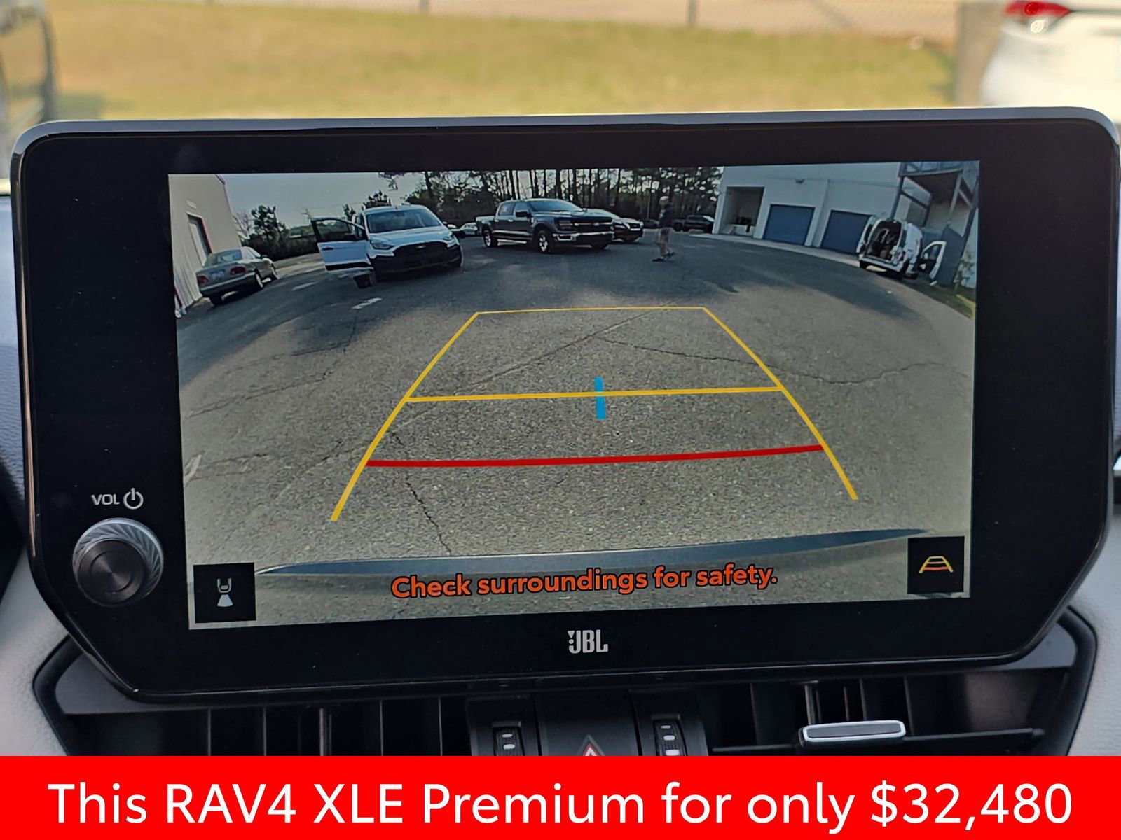 Used 2023 Toyota RAV4 XLE Premium image 30