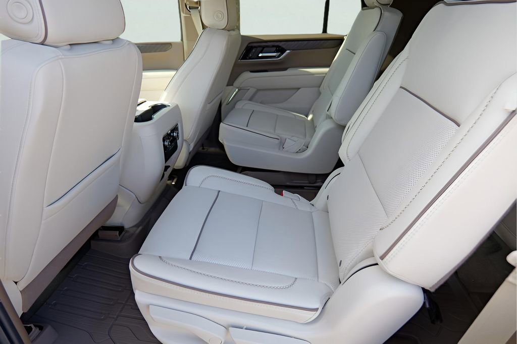 New 2026 GMC Yukon Denali w/ Sun & Power Step Package image 23