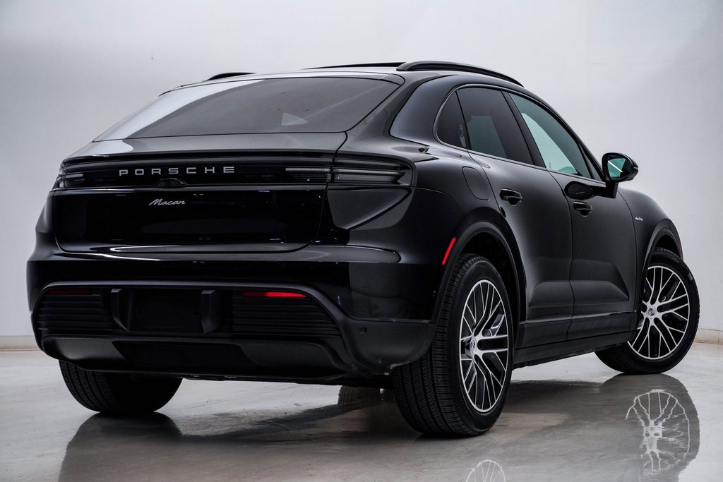 Certified 2025 Porsche Macan Electric image 11