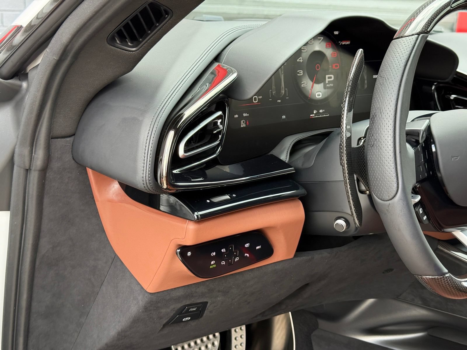Used 2025 Ferrari Purosangue AWD/4WD image 26