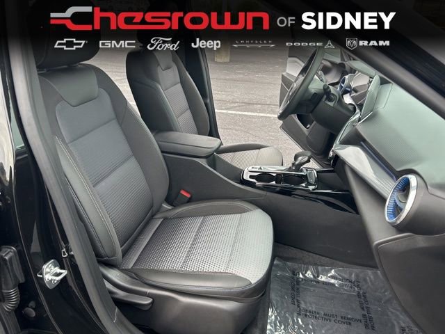 Used 2025 Chevrolet Trax LT FWD image 30