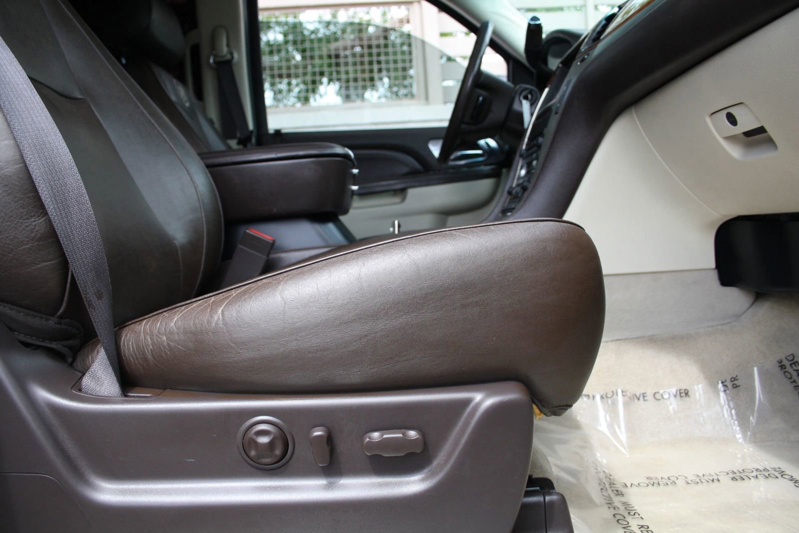 Used 2010 Cadillac Escalade ESV Platinum image 7