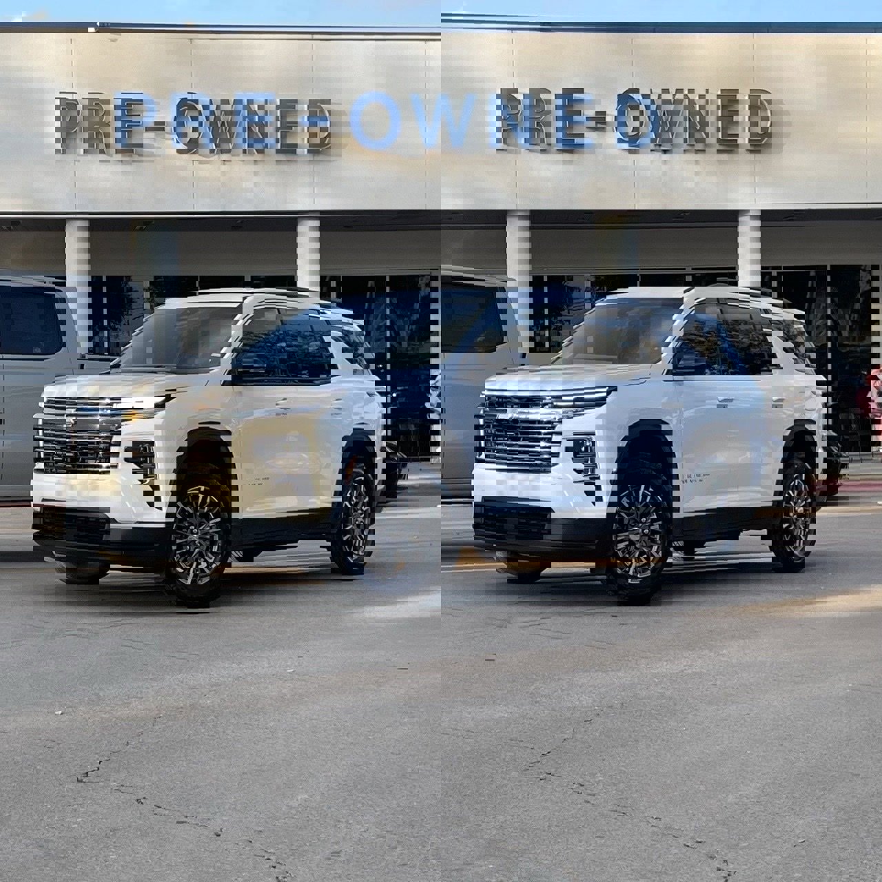 Used 2025 Chevrolet Traverse LT image 1