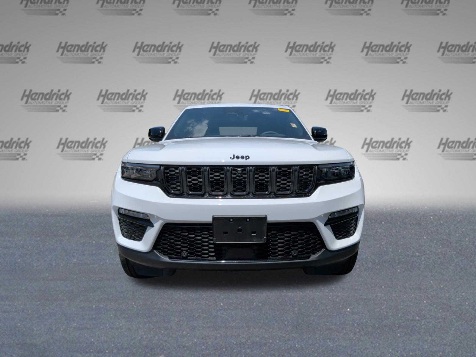 Used 2025 Jeep Grand Cherokee Limited w/ Luxury Tech Group II RWD image 5