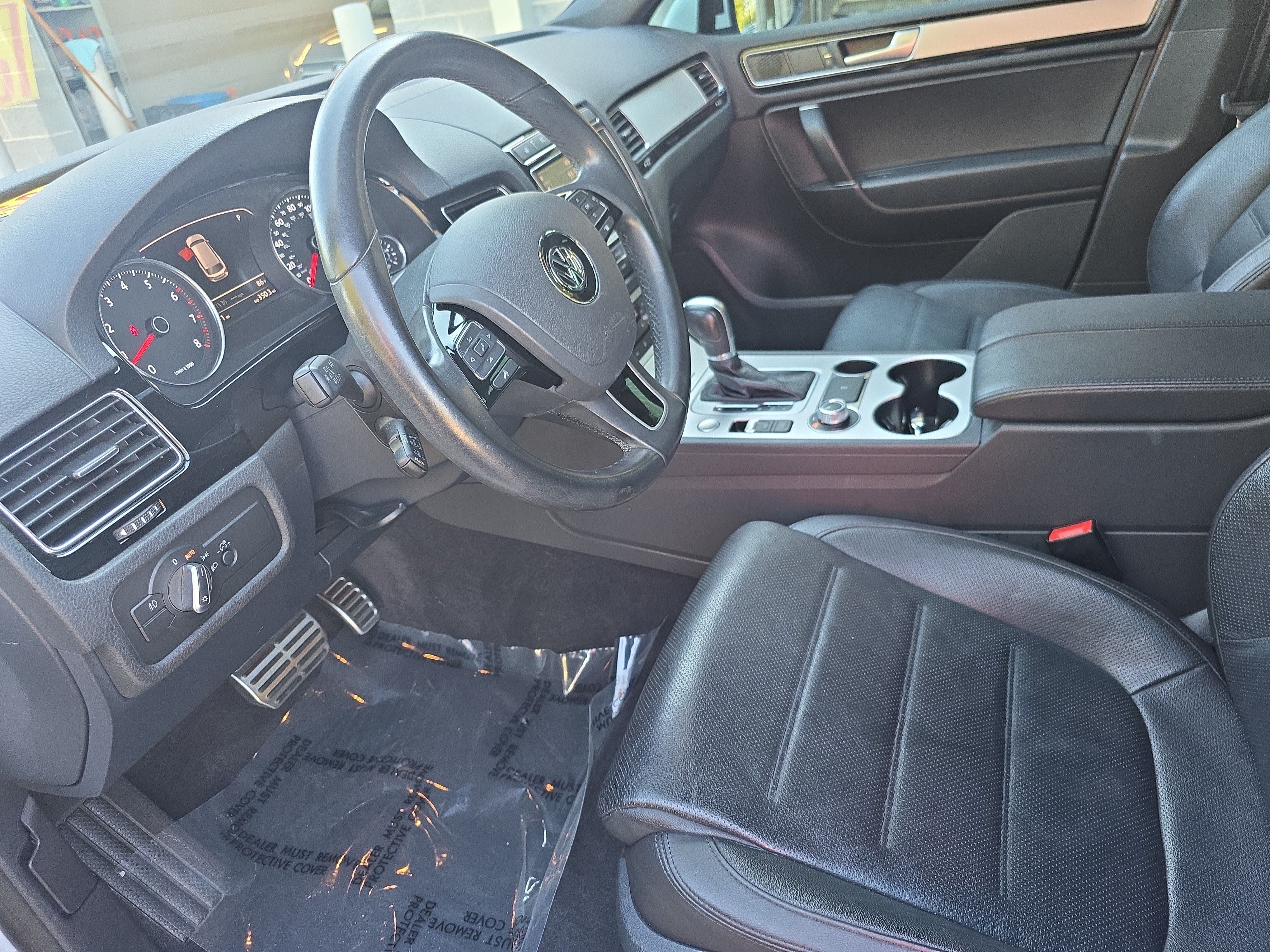 Used 2017 Volkswagen Touareg Wolfsburg Edition AWD/4WD image 15