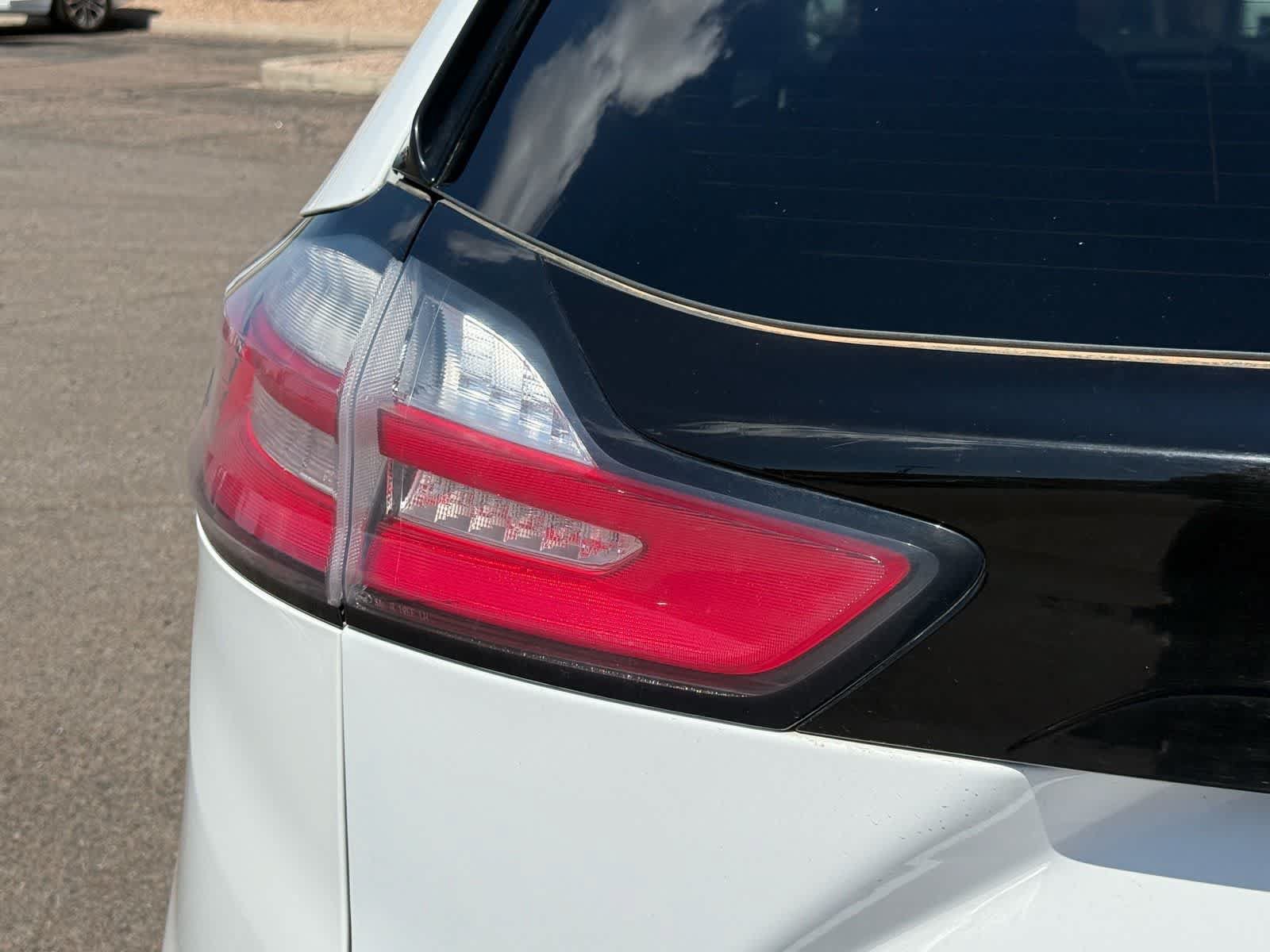 Used 2024 Ford Edge SEL AWD/4WD image 12