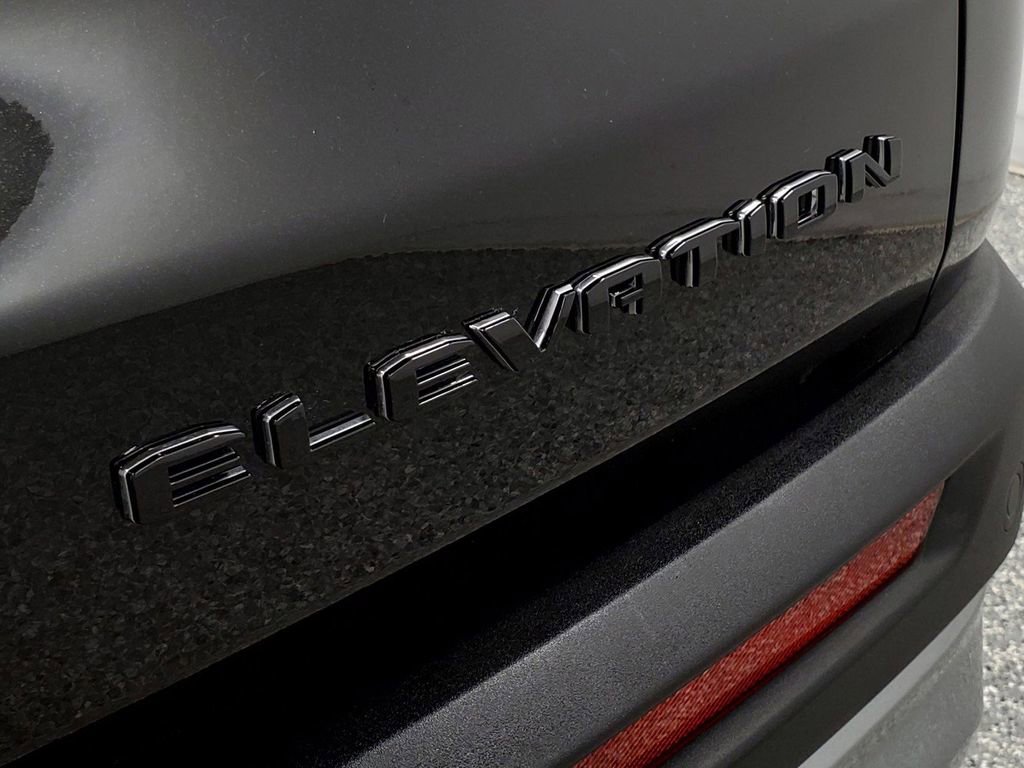 Used 2025 GMC Acadia Elevation image 23