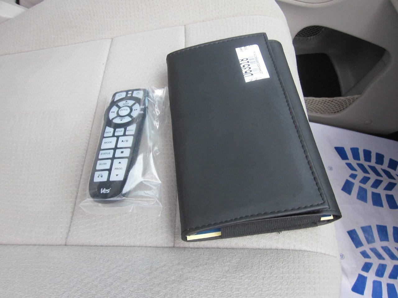 Used 2011 Dodge Grand Caravan Crew w/ Entertainment Group 1 FWD image 20