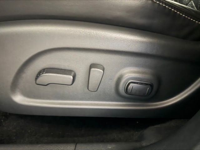 Used 2019 Nissan Murano Platinum w/ Cargo Package image 16