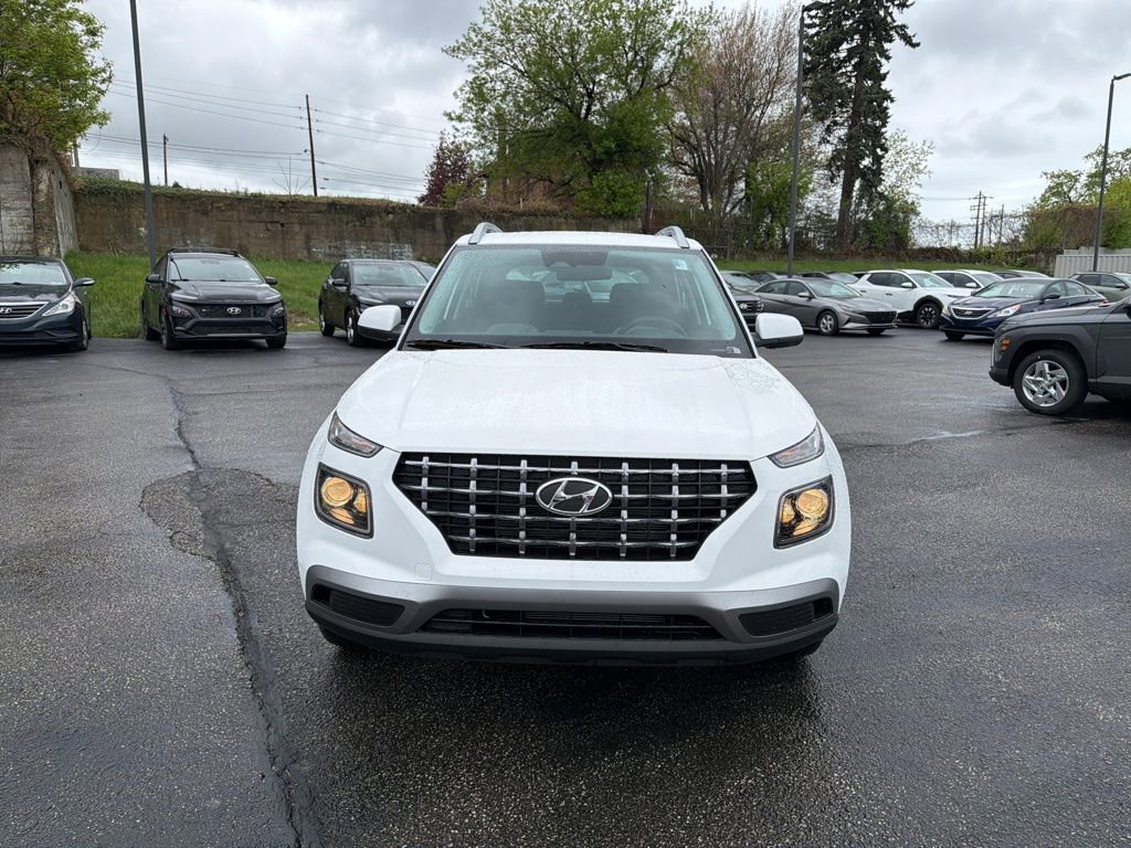 New 2026 Hyundai Venue SEL FWD image 2