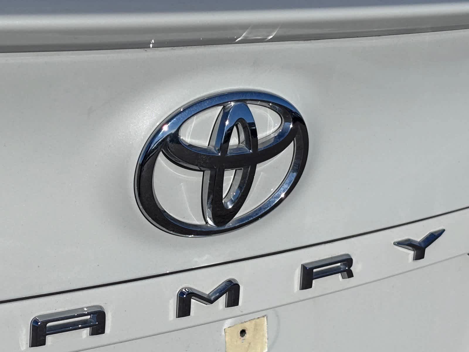 Used 2023 Toyota Camry SE w/ Convenience Package FWD image 18