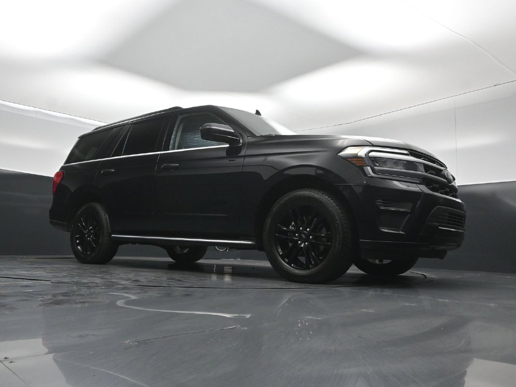 Used 2022 Ford Expedition XLT RWD image 3