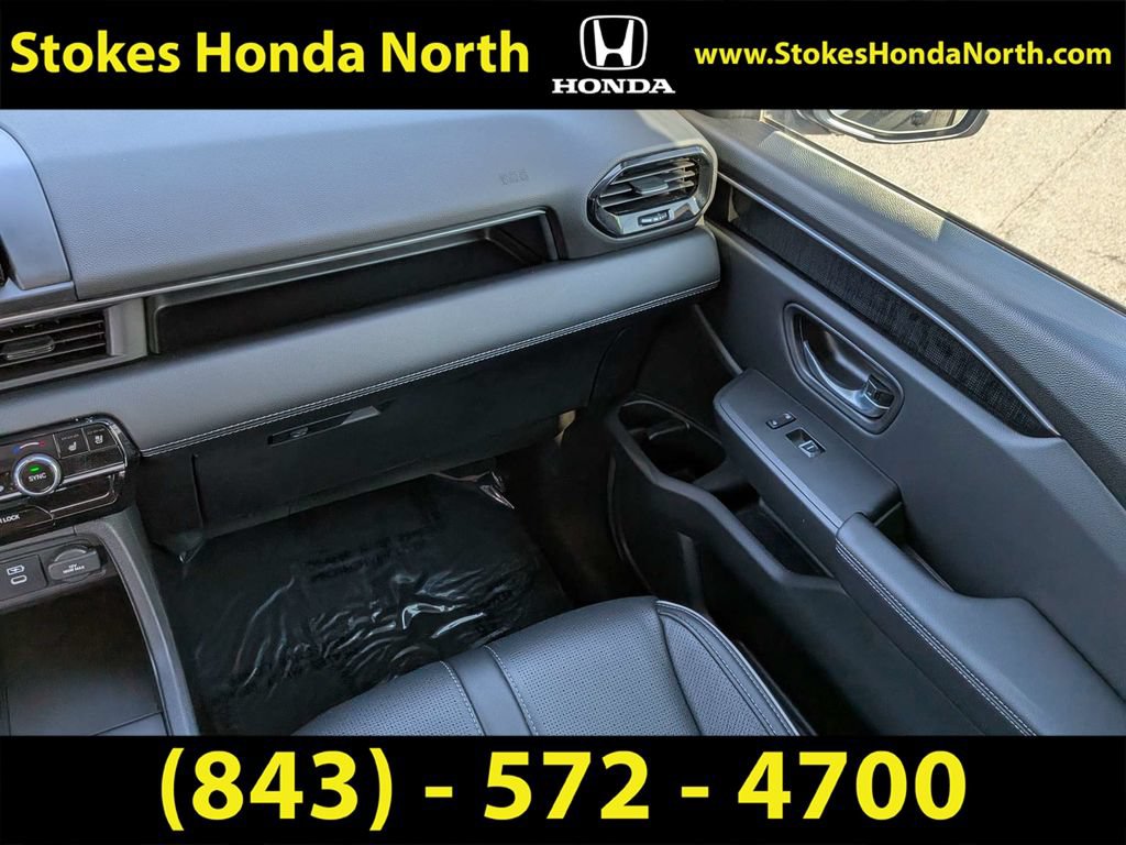 Used 2025 Honda Pilot Elite image 17