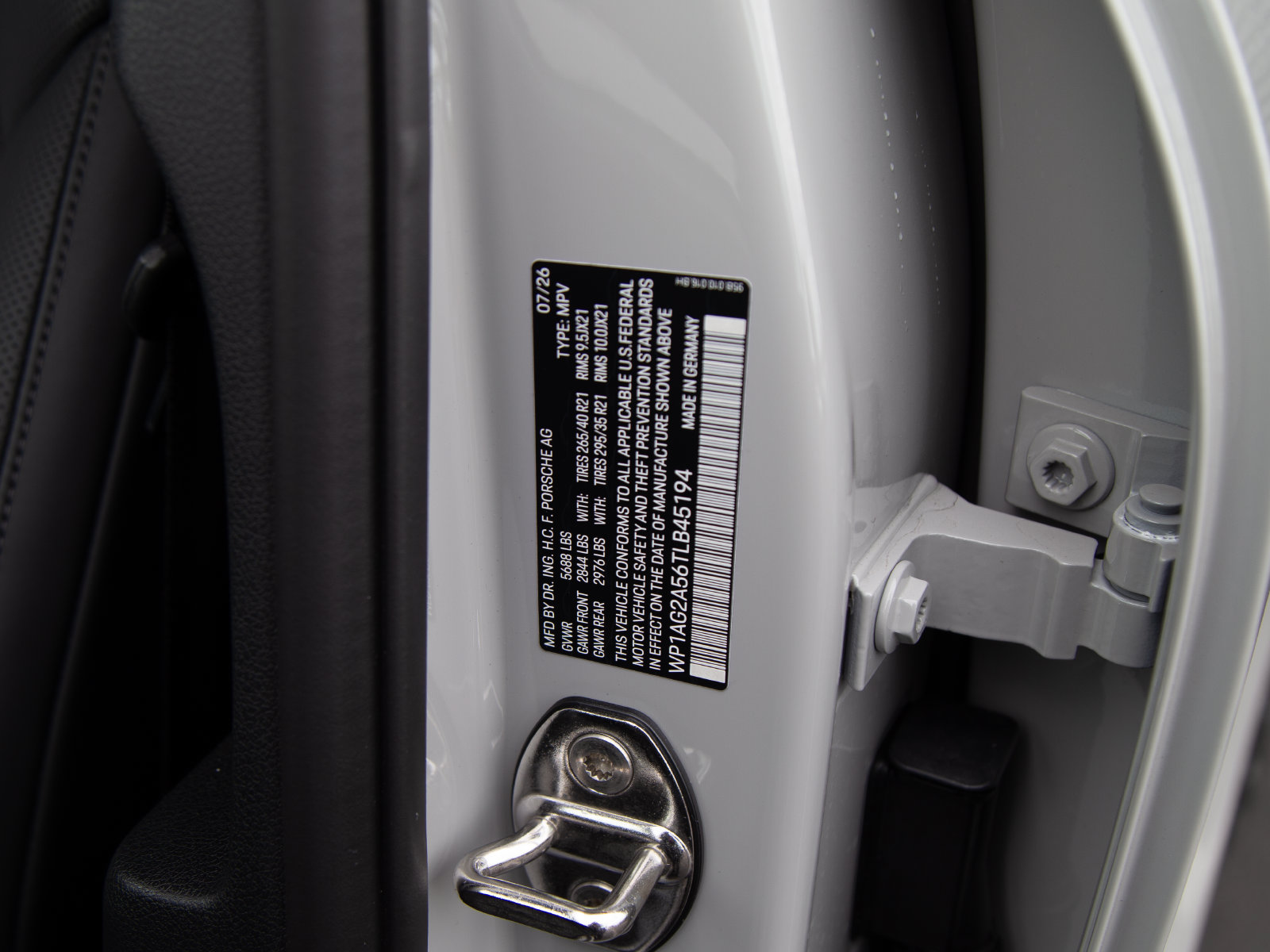 Certified 2026 Porsche Macan S AWD/4WD image 13