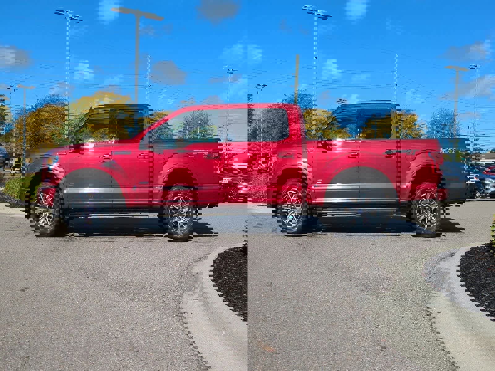 Used 2017 Ford F150 XLT w/ Equipment Group 302A Luxury image 5