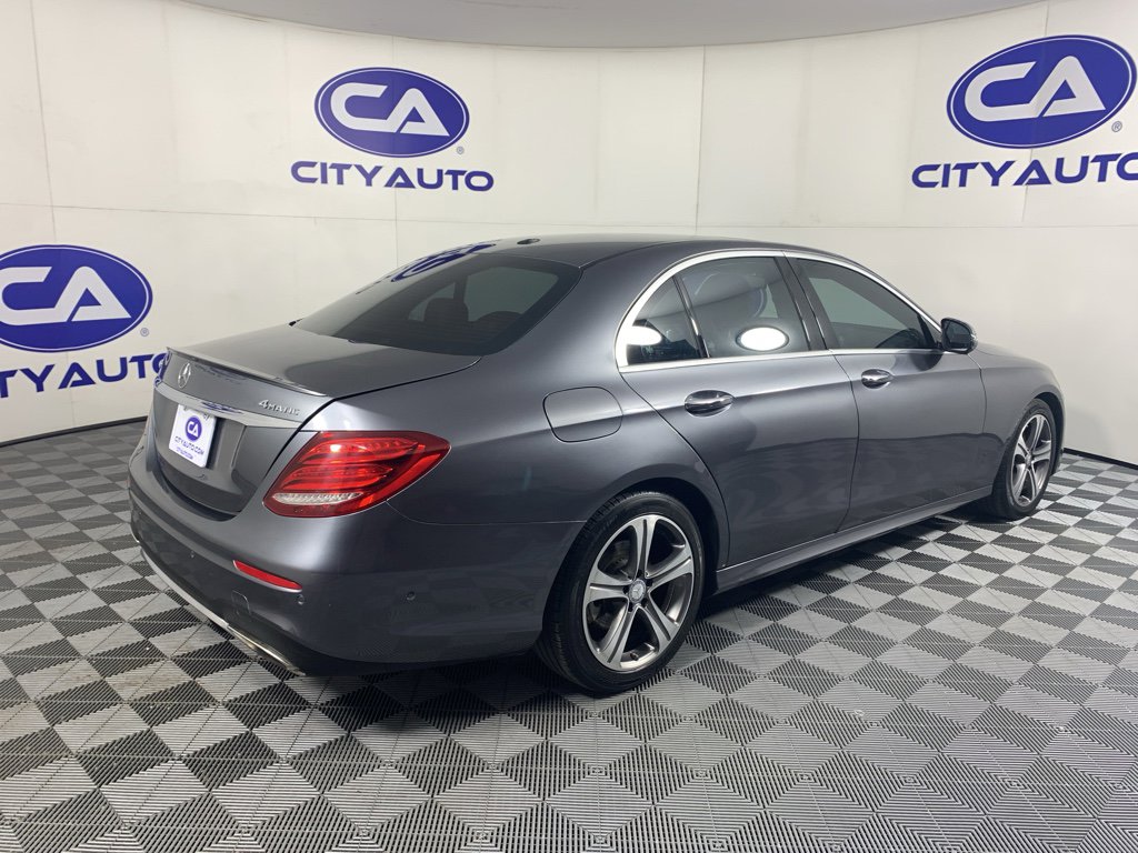 Used 2017 Mercedes-Benz E 300 4MATIC image 3
