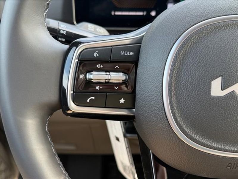 New 2026 Kia Carnival EX image 19