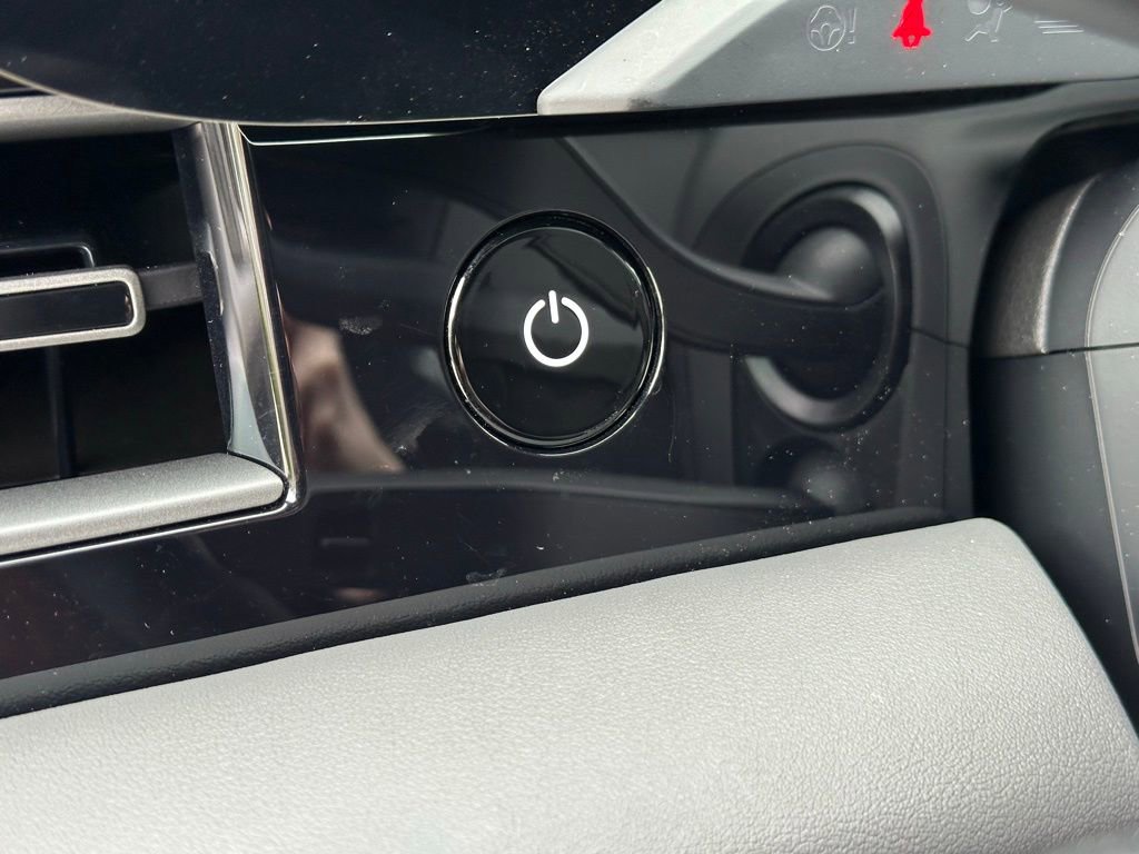 Used 2025 Porsche Taycan 4 Cross Turismo image 31