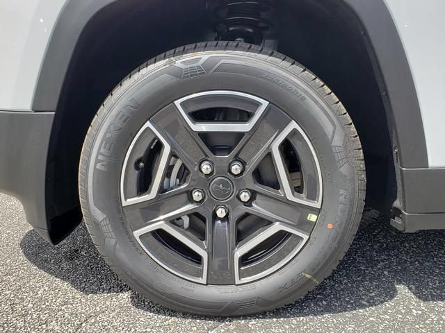 New 2026 Jeep Cherokee Laredo AWD/4WD image 12
