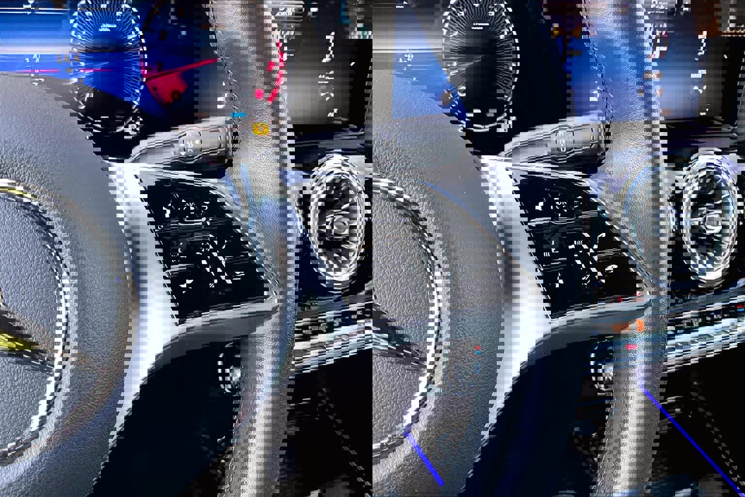 Used 2025 Mercedes-Benz GLA 250 image 23