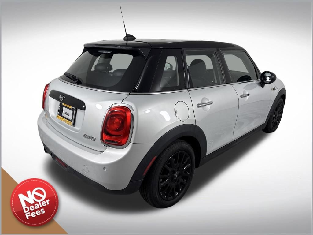 Used 2019 MINI Cooper 4-Door Hardtop image 3