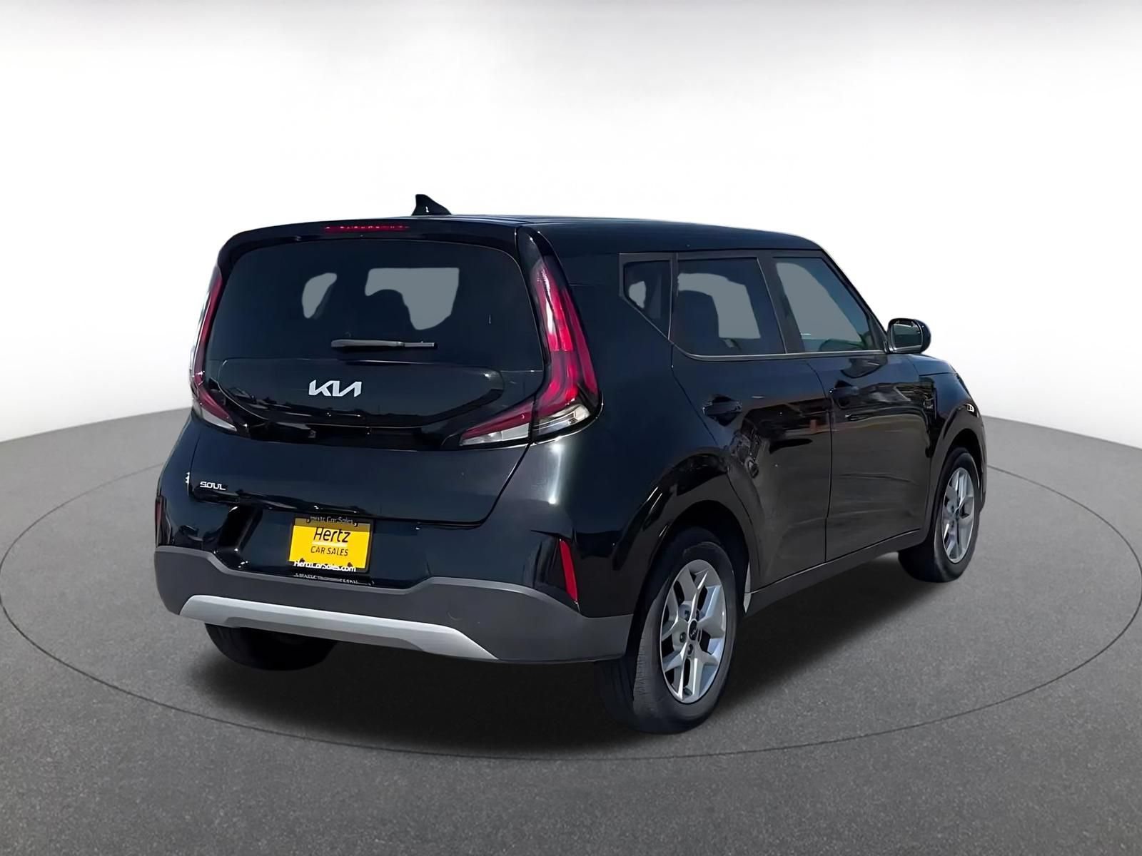 Used 2025 Kia Soul LX w/ LX Technology Package FWD image 13