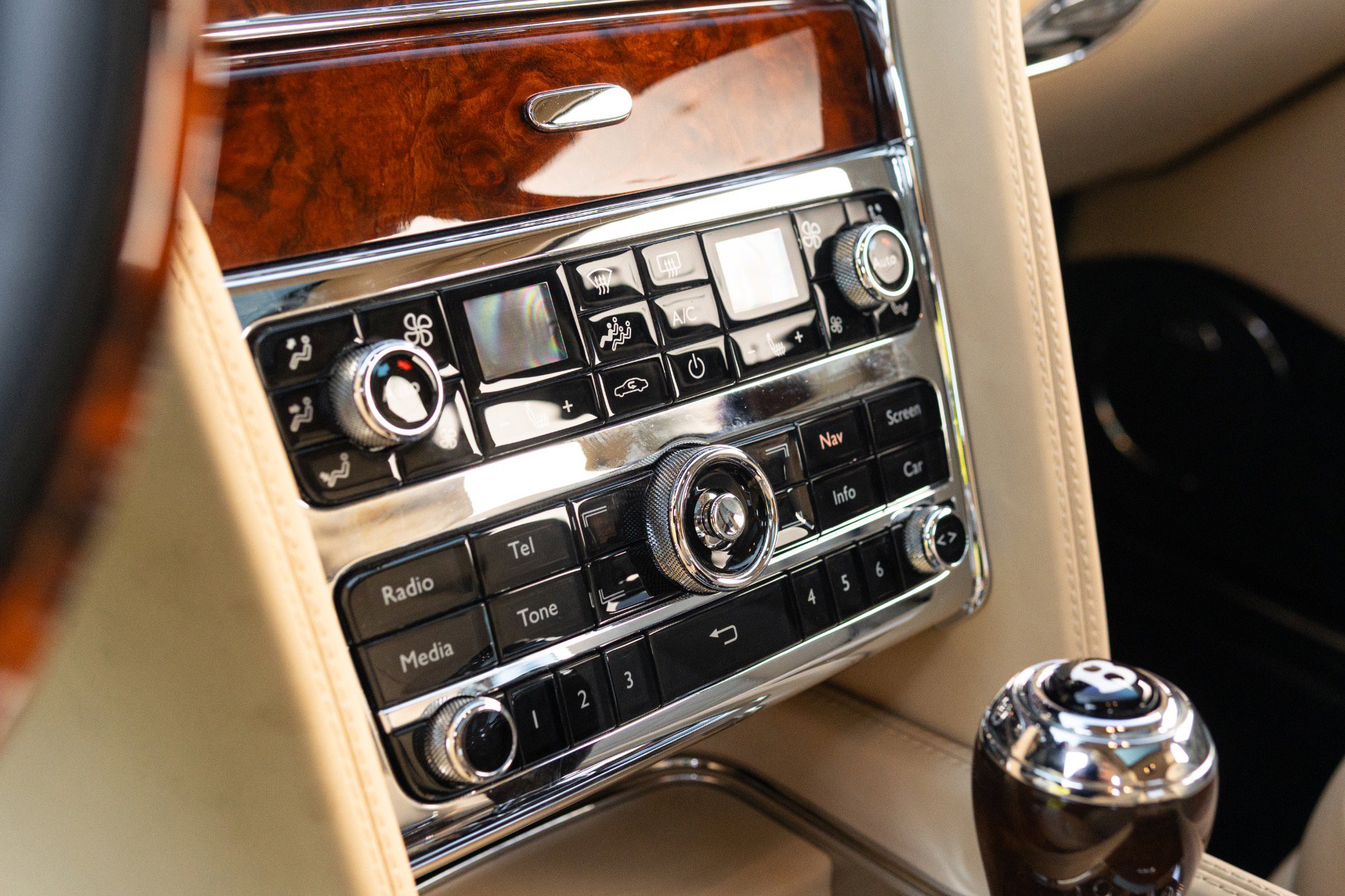 Used 2014 Bentley Mulsanne RWD image 45