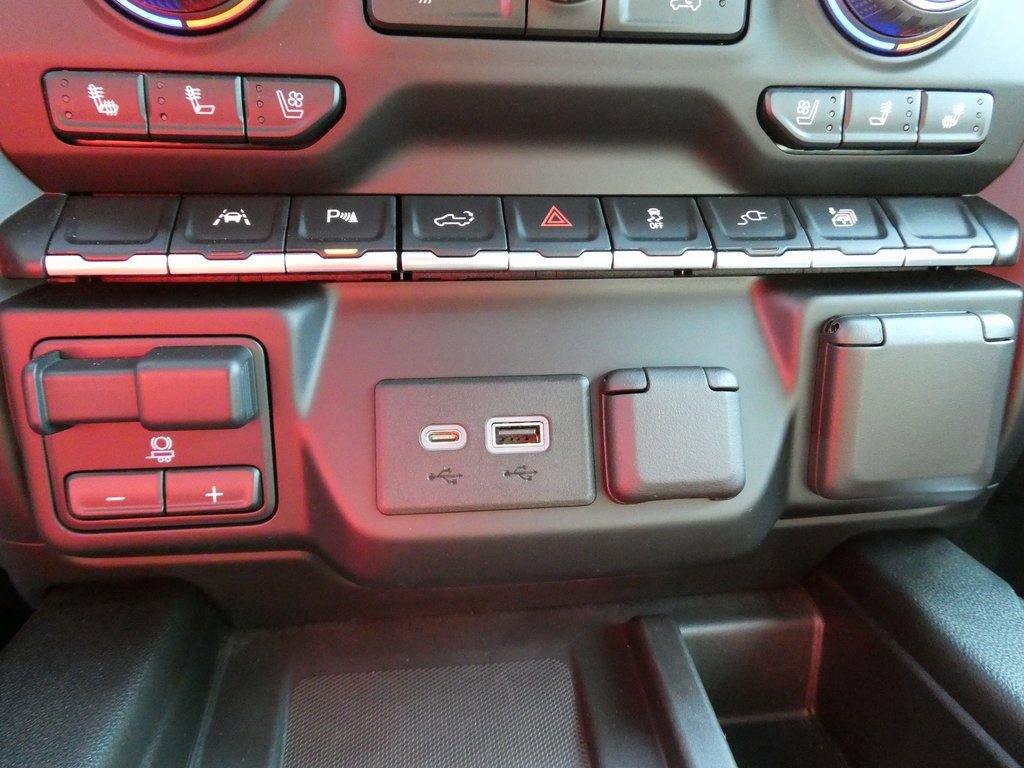 Certified 2022 Chevrolet Silverado 1500 High Country AWD/4WD image 29