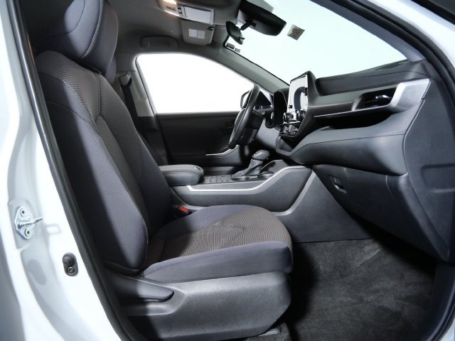 Used 2024 Toyota Highlander LE AWD/4WD image 10