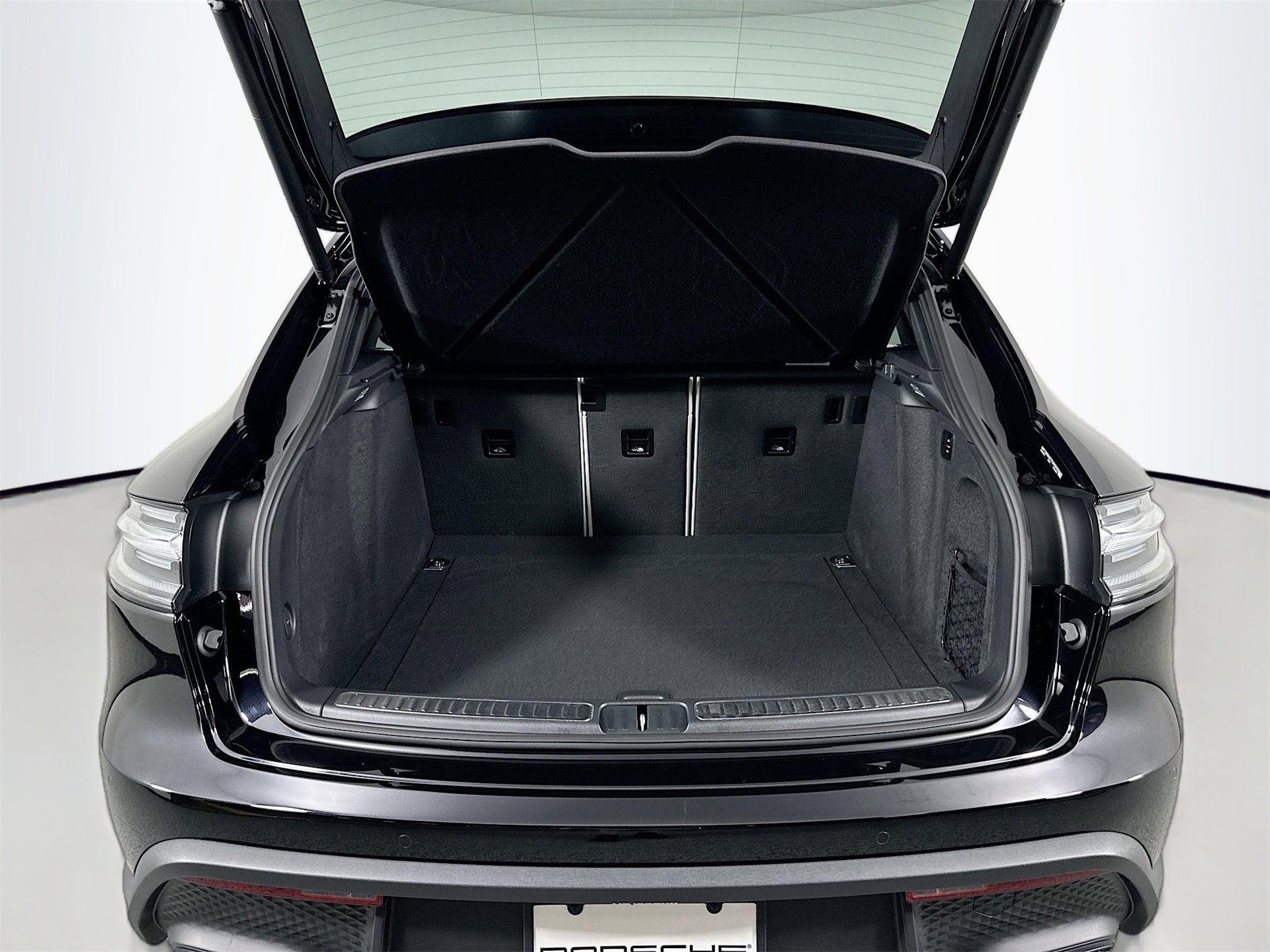 New 2026 Porsche Macan S image 37