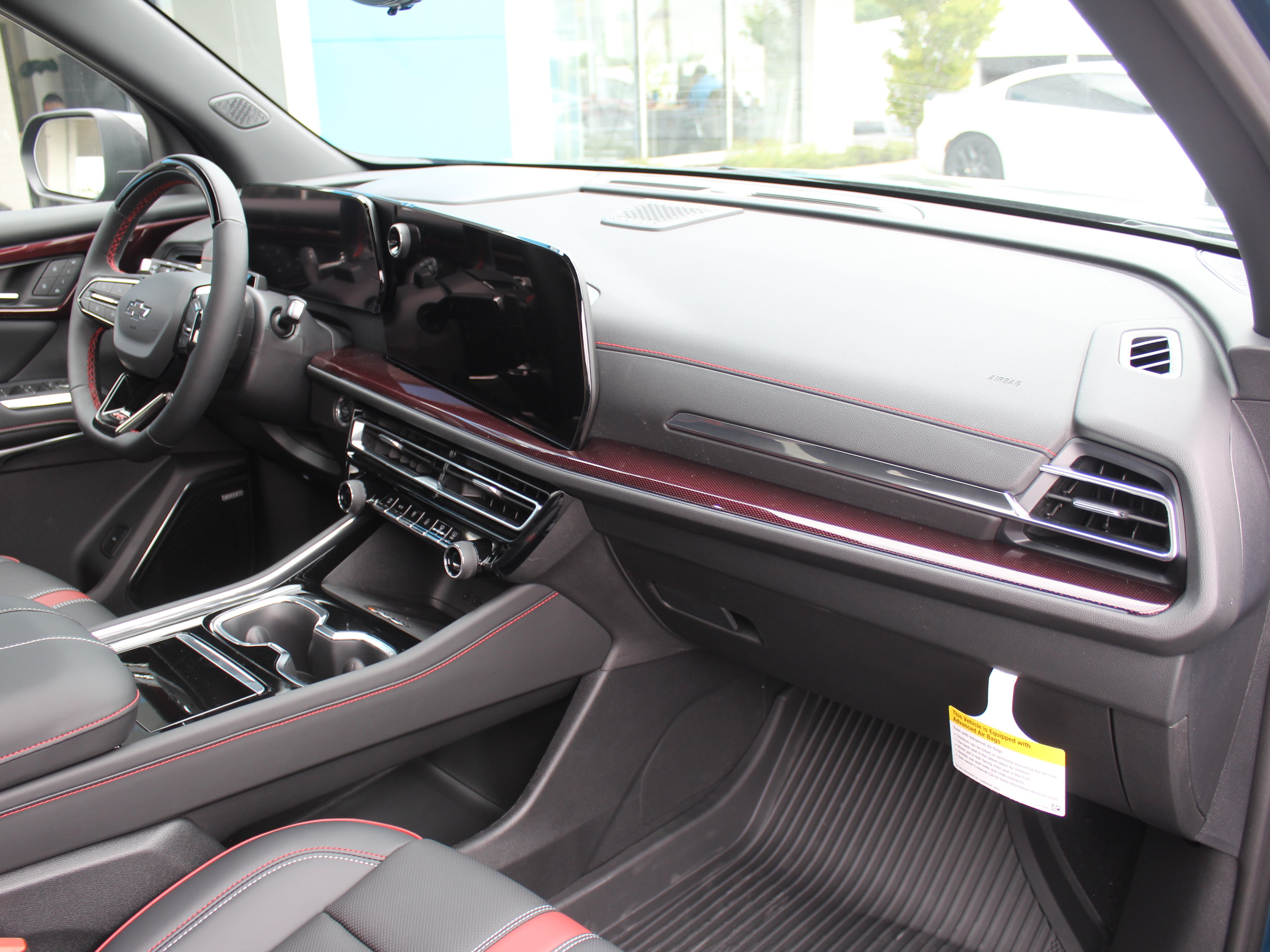 New 2027 Chevrolet Traverse RS w/ LPO, Floor Liner Package AWD/4WD image 18