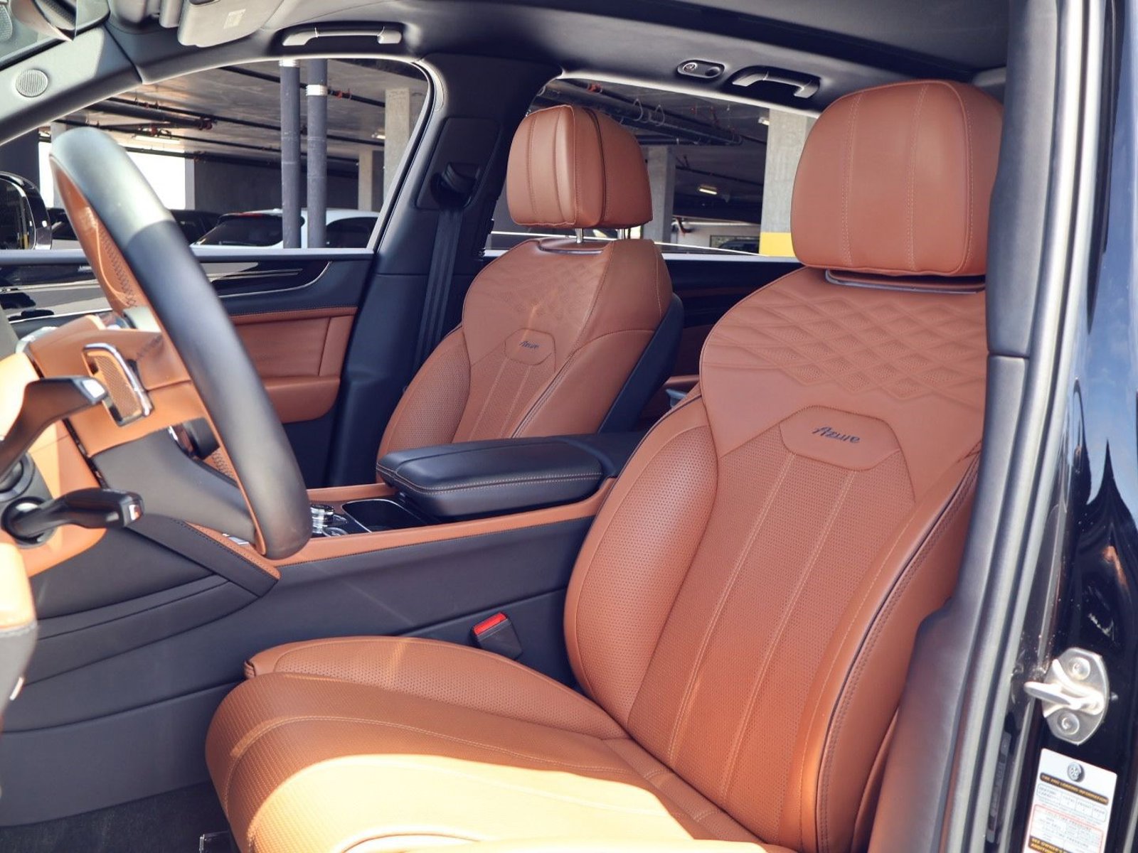 Certified 2023 Bentley Bentayga Extended Wheelbase AWD/4WD video 2