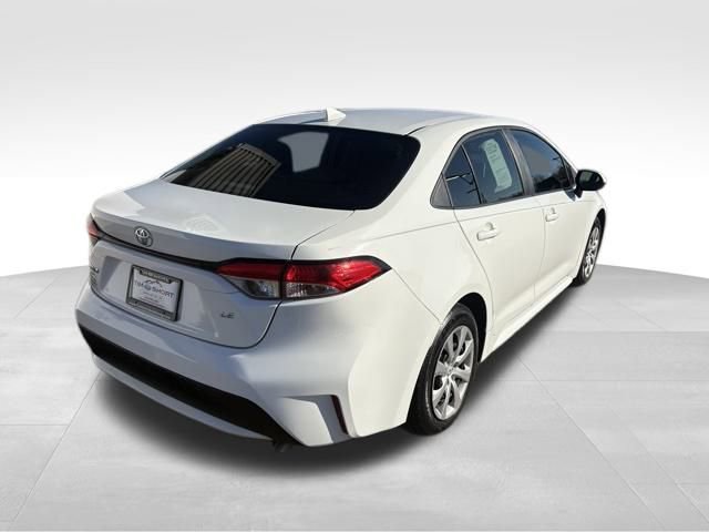 Used 2020 Toyota Corolla LE image 2