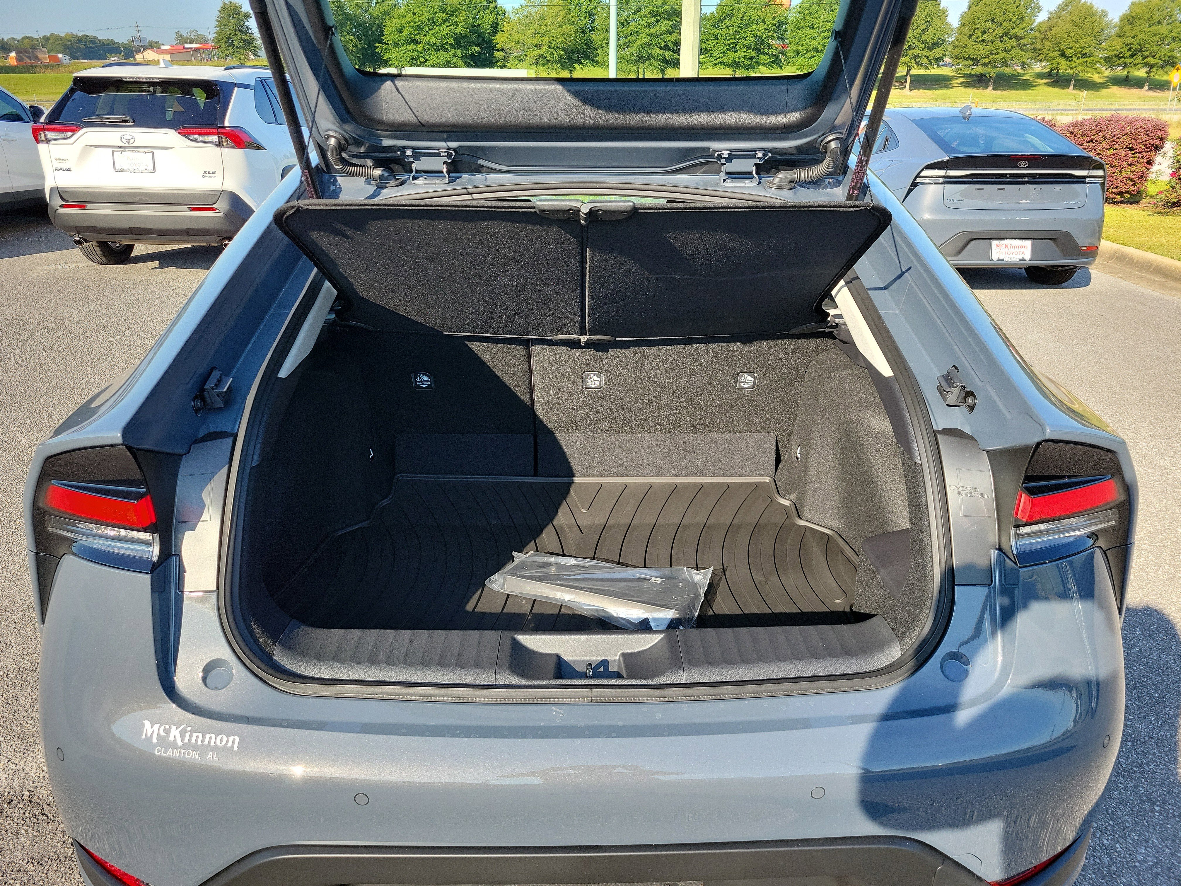 New 2026 Toyota Prius LE image 10
