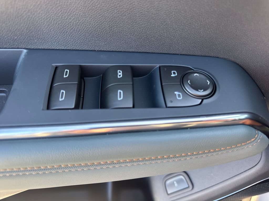 New 2026 GMC Acadia AT4 w/ Luxury Package AWD/4WD image 17