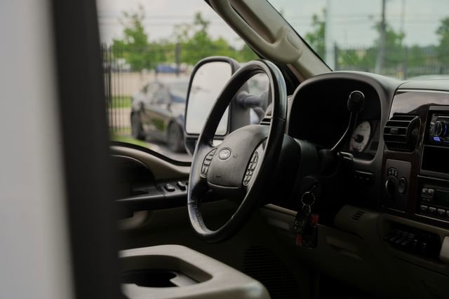 Used 2006 Ford F350 Lariat image 38
